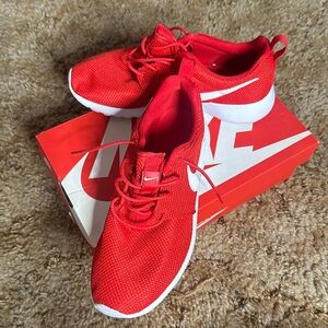 Red Nike Roshe size 5y/ 6.5 Women’s